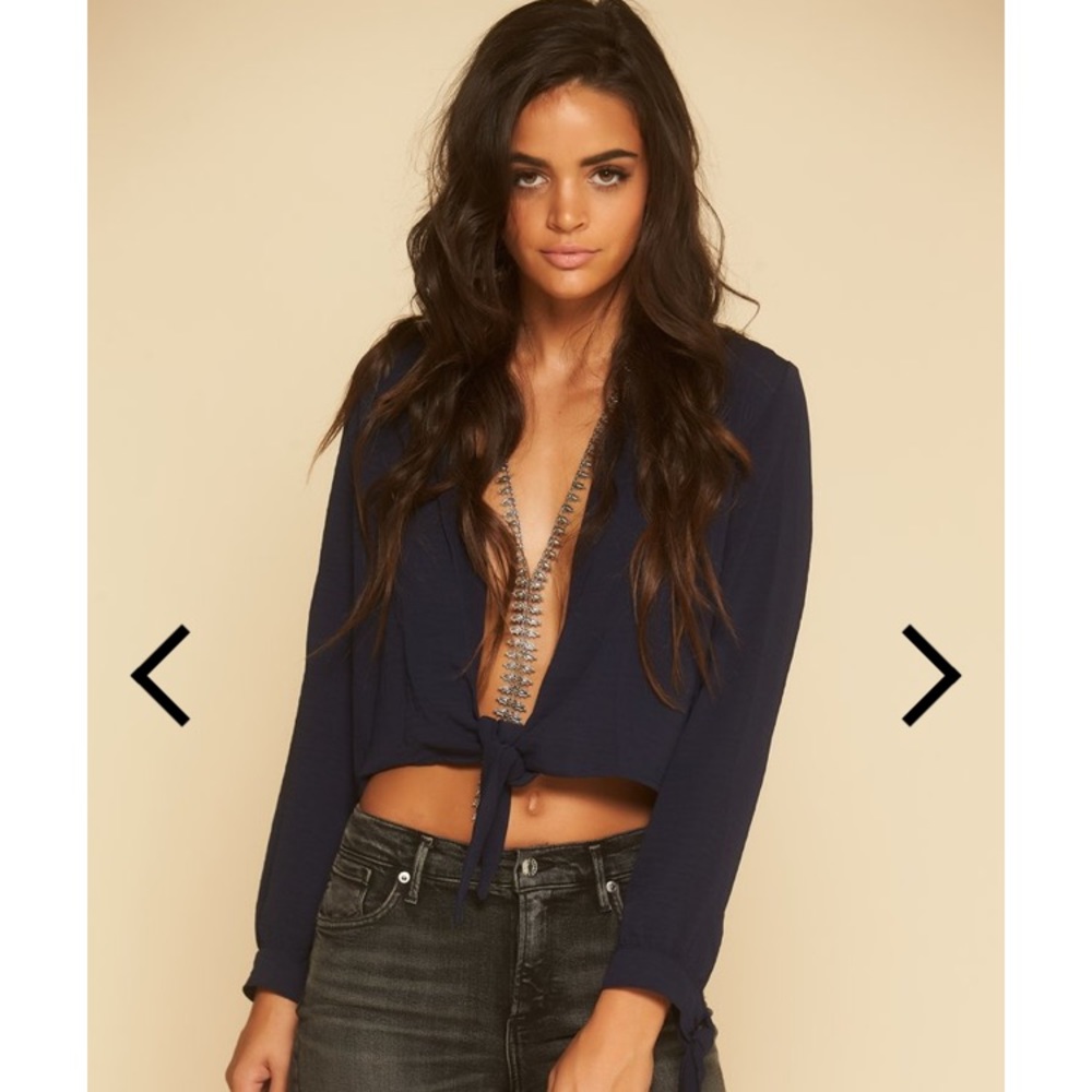 Le Mans Navy Tie Top